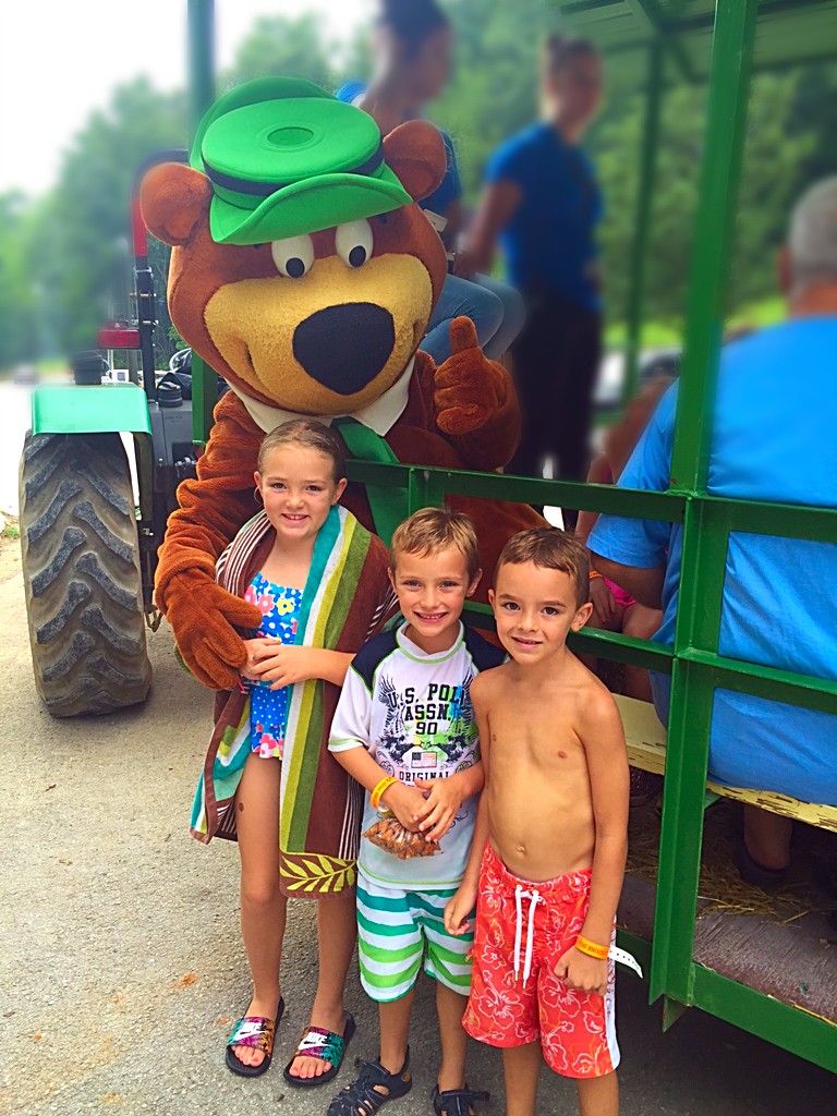 yogi bear jellystone mammoth cave